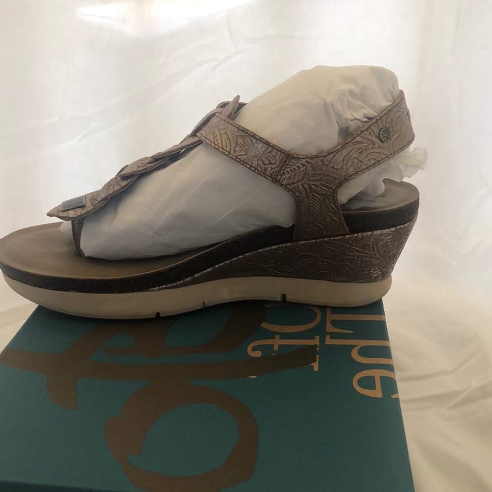 OTBT Graceville Sandal size 8 M EUC